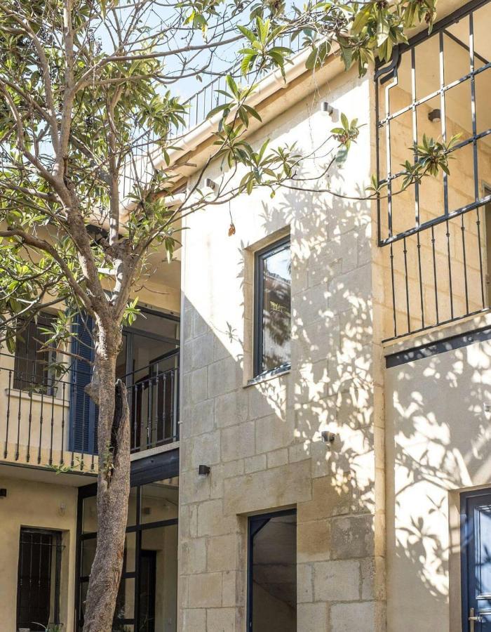 Sous Le Neflier Bed & Breakfast Nimes Ngoại thất bức ảnh