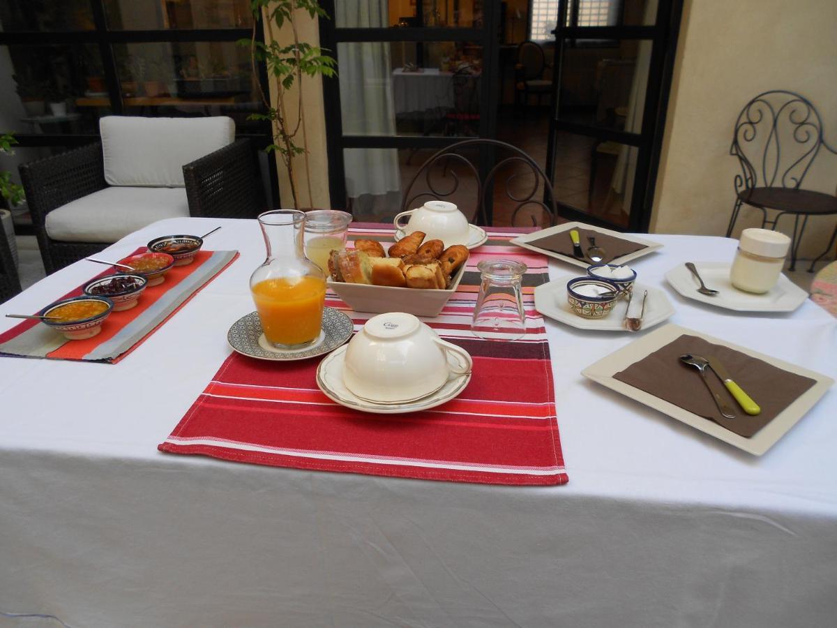 Sous Le Neflier Bed & Breakfast Nimes Ngoại thất bức ảnh