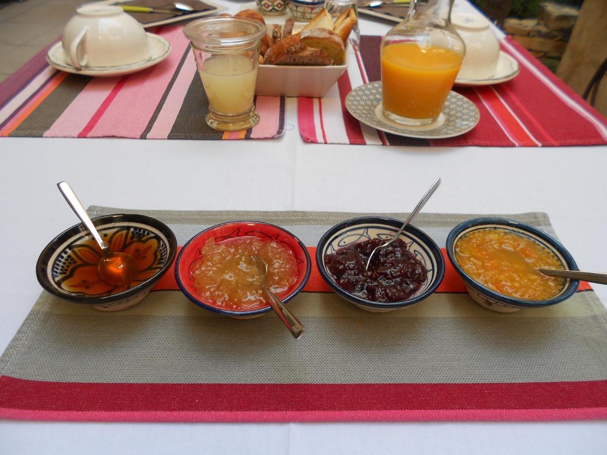 Sous Le Neflier Bed & Breakfast Nimes Ngoại thất bức ảnh