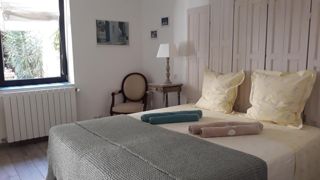 Sous Le Neflier Bed & Breakfast Nimes Ngoại thất bức ảnh